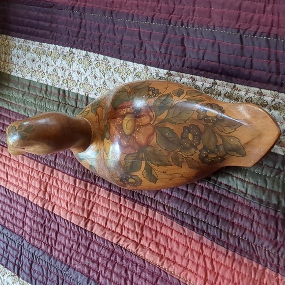 Hand carved hand painted vintage decoy duck w/ folk art painted flowers - Picture 7 of 10
